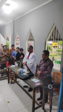 Kapolsek Rengat Barat Pimpin Langsung Ibadah Minggu Warga Binaan