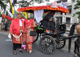 Grebeg Suro Kadinsos Ponorogo Ikuti Kirab Pusaka Pawai Lintas Sejarah