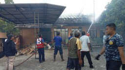 Api Membakar Kantor Dinas Sosial Magetan