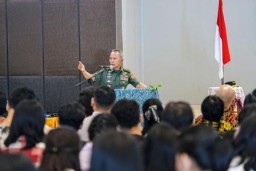 Kuliah Umum Kasum TNI Kepada Mahasiswa STFT Jakarta