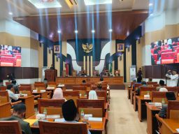 Pj. Bupati Pasuruan "Ngacir" Tinggalkan Sidang Paripurna DPRD Kabupaten Pasuruan