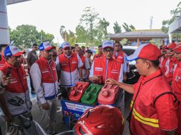 Jelang Libur Natal, Wamen BUMN dan Direksi Pertamina Tinjau Layanan SPBU dan Serambi MyPertamina