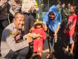 Melalui Program 'Si Sumeh'. Polres Pasuruan Kota Salurkan Bantuan Korban Banjir