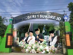 Bupati Sugiri Hadiri Reuni akbar dan Halal Bi Halal Alumni ’98 SMPN 1 Sukorejo