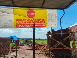 Warga Dusun Krajan Barat Marah, Plang Akses Jalan Menuju PT AES