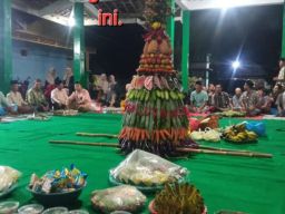 Pemdes Sumbersari Gelar Sedekah Desa Dan Doa Bersama Di Pendopo Balai Desa