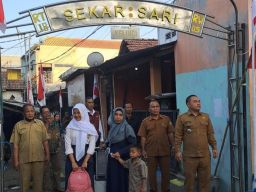 Camat Manyar Gercep Jemput Calon Siswa Sekolah Rakyat Langsung ke Rumah Warga