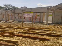 Publik Bertanya, Media Menyorot, Papan Proyek MI “Perwanida” Akhirnya Dipasang