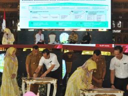 Pengalaman Pribadi Bupati Jadi Bukti, RSUD dr. Harjono Gandeng Asia Stem Cell