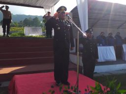Jadi Inspektur Upacara HUT RI ke 80 di Lapangan Ledug. Ini Pesan Kapolsek Prigen