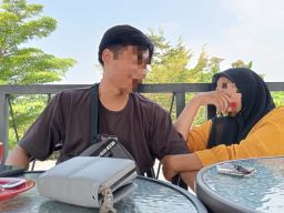 Terpikat Rayuan Maut Tetangga. Siswi Kelas 11 Digagahi Pacarnya, Kini Hamil 4 Bulan