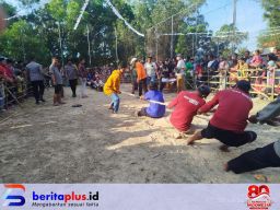 Semangat Kemerdekaan: Warga Plampaan Ramaikan Lomba Tarik Tambang
