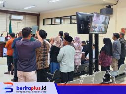 Terkait Potongan 5% di Dispendikbud. Wiwik Minta Mejelis Hakim Tipikor Hadirkan Kembali Hasbullah
