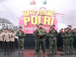 Hari Juang Polri 2025, Kapolri Pimpin Upacara dan Resmikan Patung M. Jasin di Surabaya