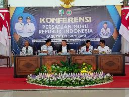 Bupati Sampang Buka Konferensi PGRI, Tekankan Peran Guru Cetak SDM Unggul