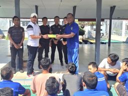Sehat Bersama, Rutan Sampang Gelar Senam Pagi Bersama dan Bagikan Vitamin bagi Warga Binaan