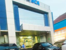 Terkait Rumitnya Pembuatan Kartu ATM. Manajemen BCA Pandaan Buka Suara