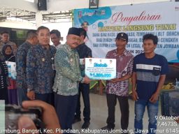 Pemerintah Kabupaten Jombang Salurkan BLT DBHCHT untuk Buruh Tani dan Pekerja Rokok Legal