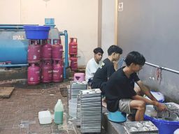 MBG Pandaan Diprotes Warga Karena Bau. Dulunya Didesign Buat Cafe