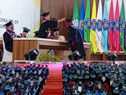 Rektor UMPO Ponorogo Wisuda 1109 Sarjana-Pasca Sarjana-Diploma Angkatan 59