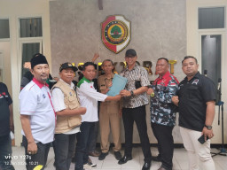 Gabungan LSM di Mojokerto Audiensi dengan Kepala Inspektorat