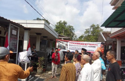 Puluhan Pegiat Sejarah Gelar Peringatan 62 Tahun Kedatangan Cindy Adams di Ploso