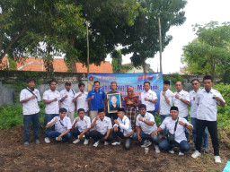 Hari Pers Nasional 2026, PWI Sampang Kenang Dedikasi Pendiri Agus Surahman Lewat Ziarah Makam