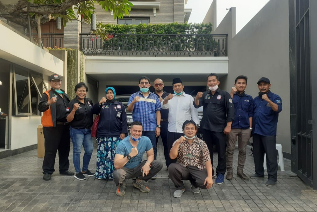 Pengurus GMDM Surabaya saat bersama Dewan Penasehat Irjen Pol. (Purn) Drs Machfud Arifin 