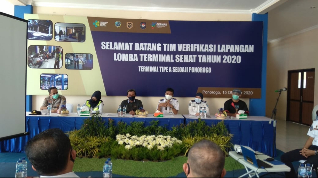 Penyambutan team verifikasi lapangan Lomba Terminal Sehat 2020 oleh Koorsatpol terminal Seloaji Eko