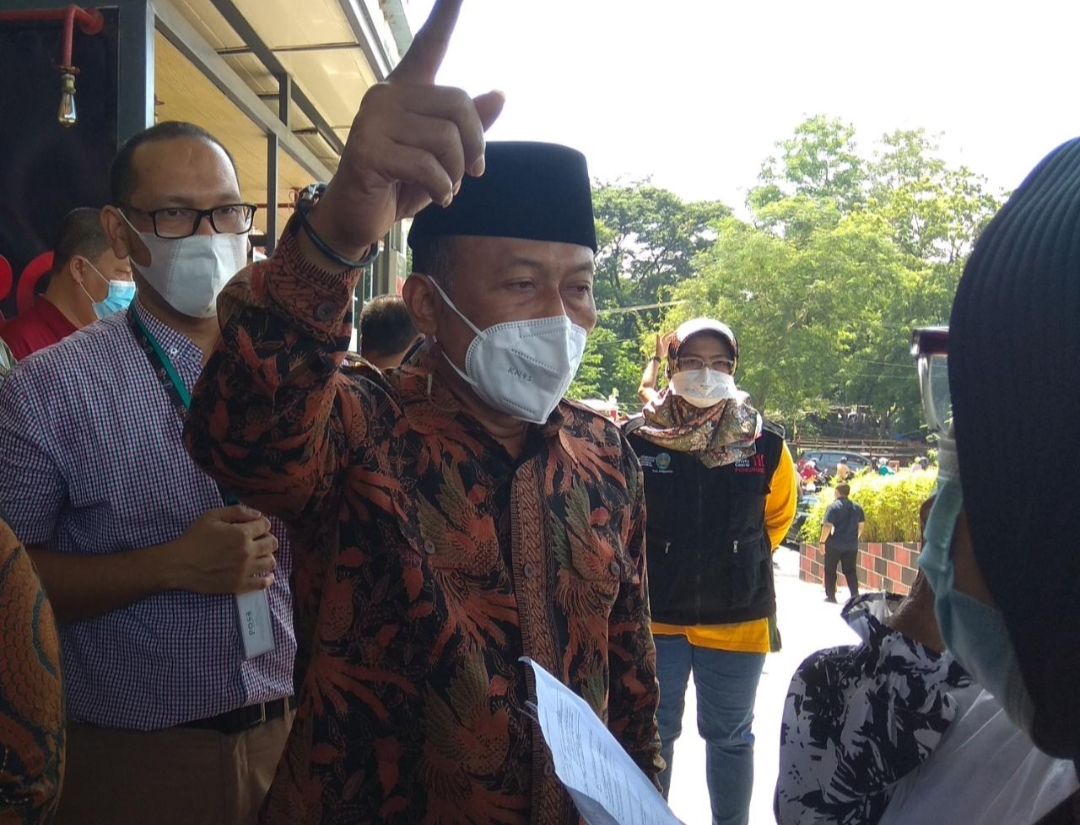 Irfan Nainggolan (GM PCC) bersama Bupati Ponorogo Sugiri Sancoko