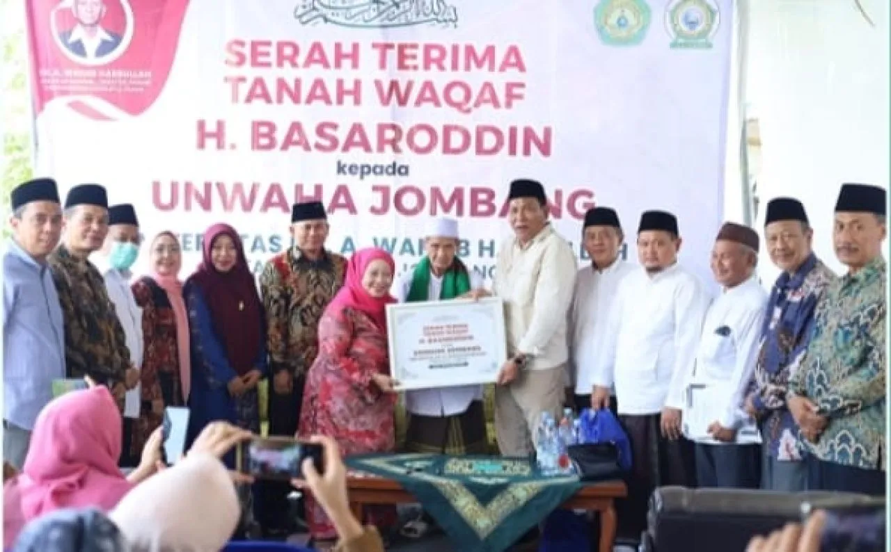 Serah Terima Tanah Wakaf H.Basaroddin Bersama Unwaha Jombang