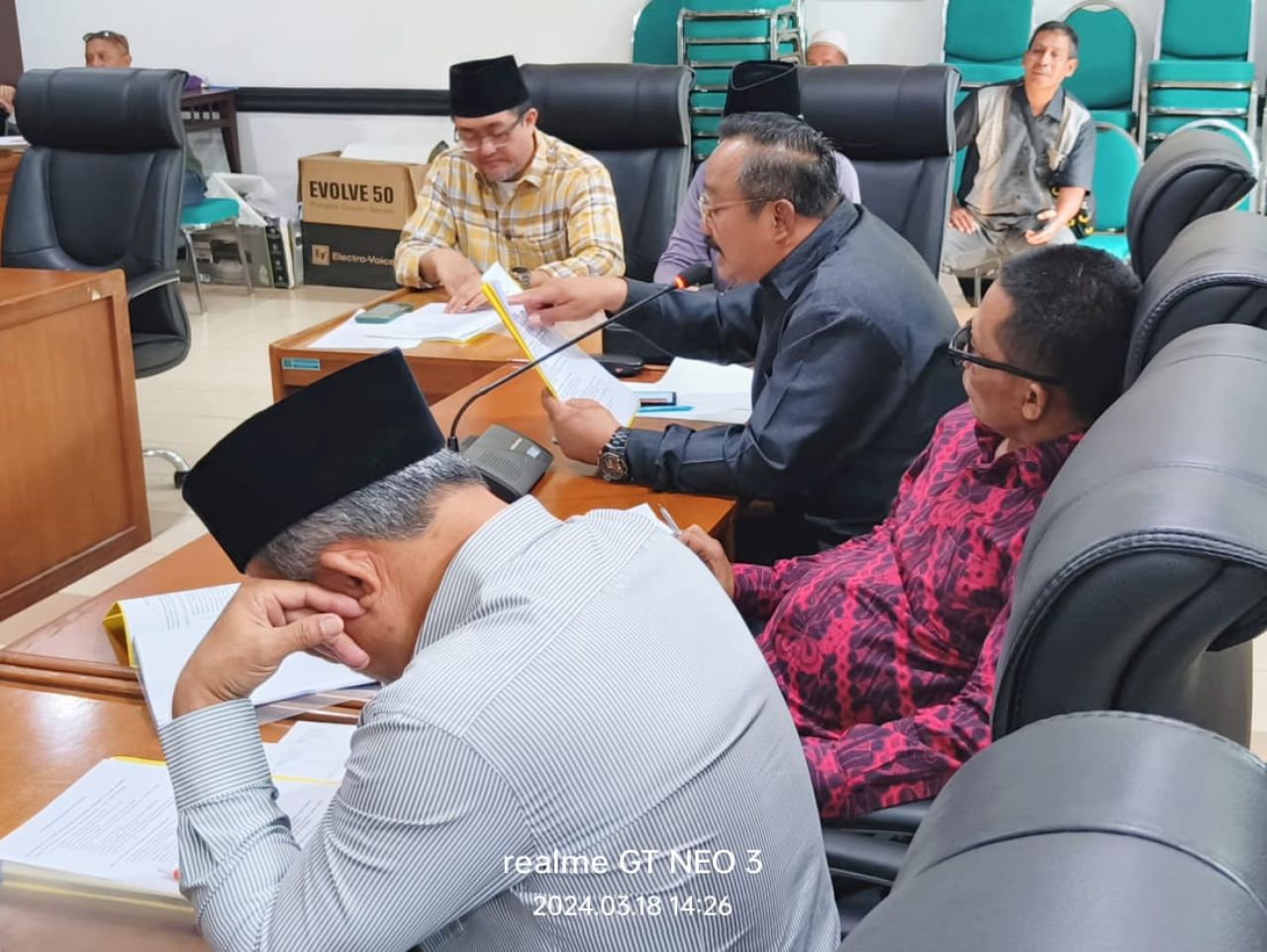 Rapat Pansus Kapiten DPRD Kabupaten Pasuruan bersama dua Dinas