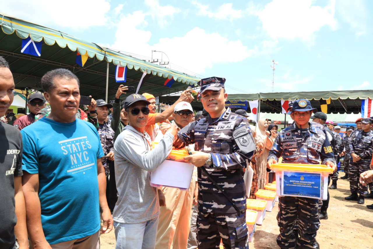 Laksda TNl Sisyani Jaffar turut mendampingi Kepala Staf Angkatan Laut (Kasal) Laksamana TNI Dr. Muhammad Ali melaksanakan kunjungan kerja dan bakti sosial