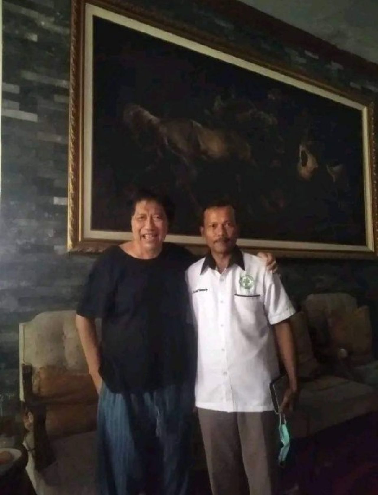 Dr. Transtoto Handadhari bersama Dz. H. Fajar Ketua DPD PLMDH Lawu Ds