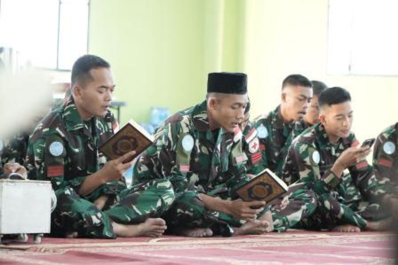 Satgas Yonmek TNI Konga XXIII-R/UNIFIL di Masjid As Salam Adshit Al Qusayr, Lebanon Selatan