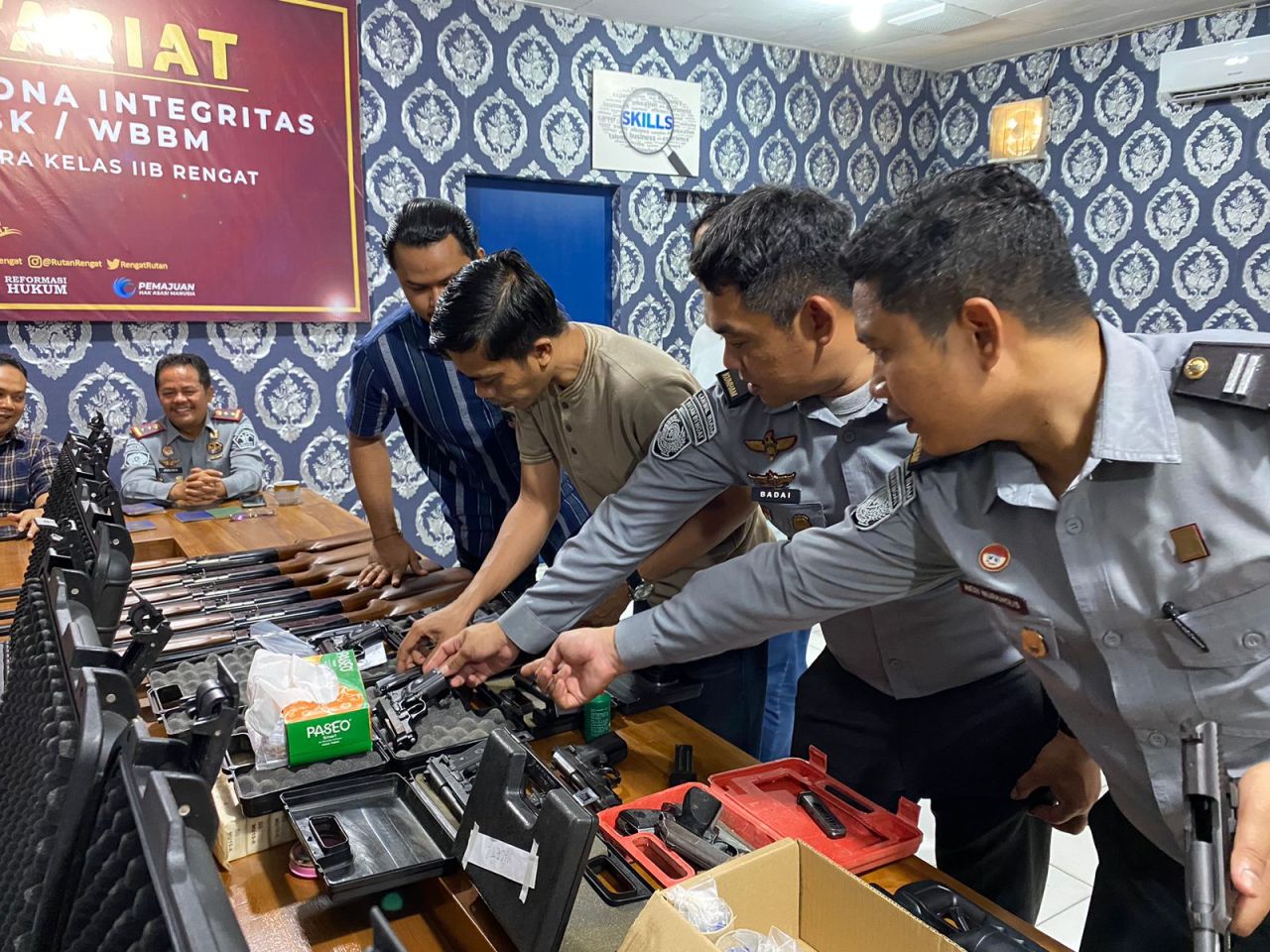Pengecekan dan pemeriksaan izin penggunaan senpi