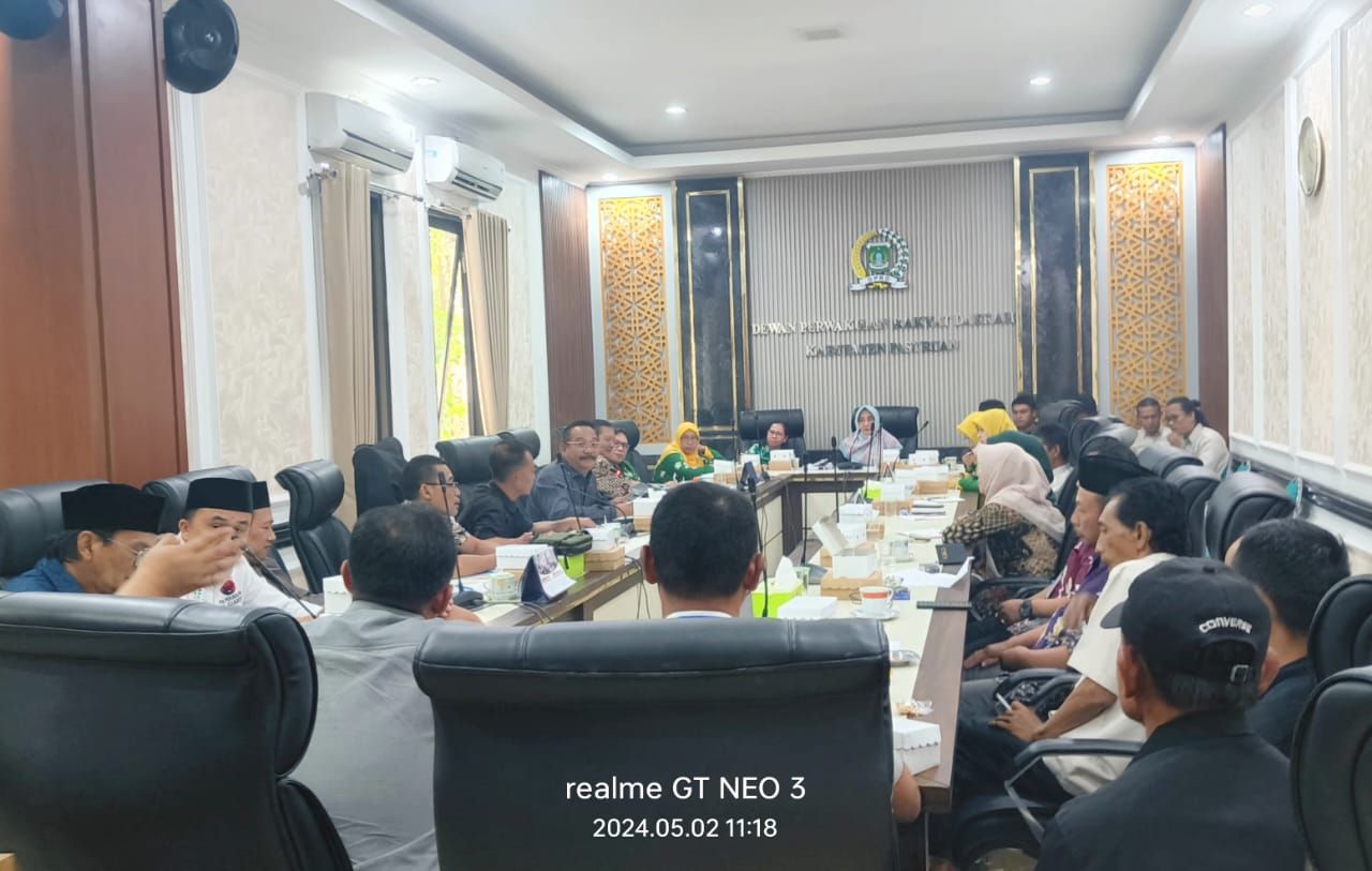 Rapat tertutup Pansus DPRD Kabupaten Pasuruan bersama kelompok petani kopi, OPD dan APEKI