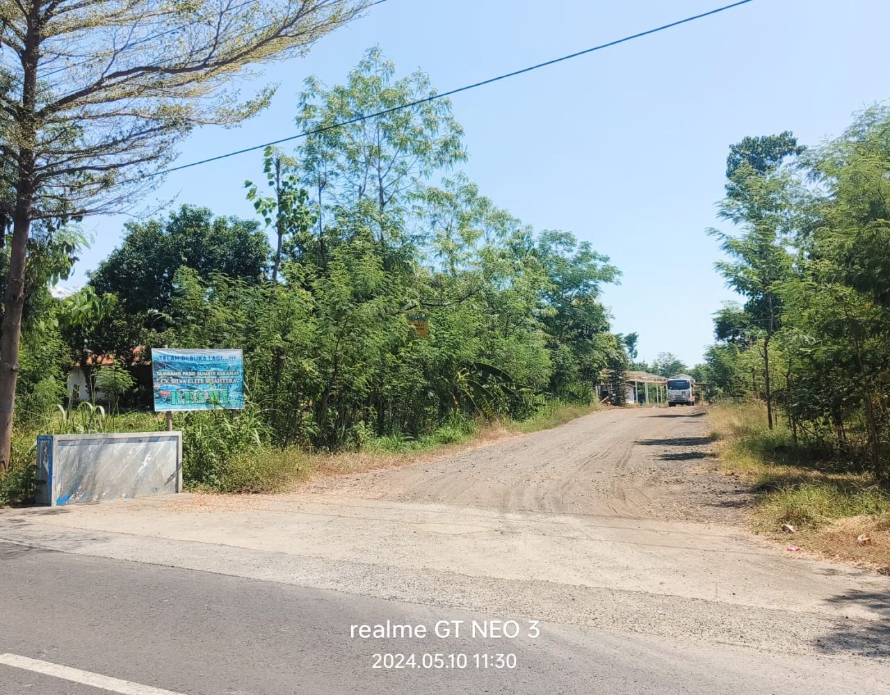 Akses masuk menuju tambang milik CV SES diduga menambang diluar titik koordinat.