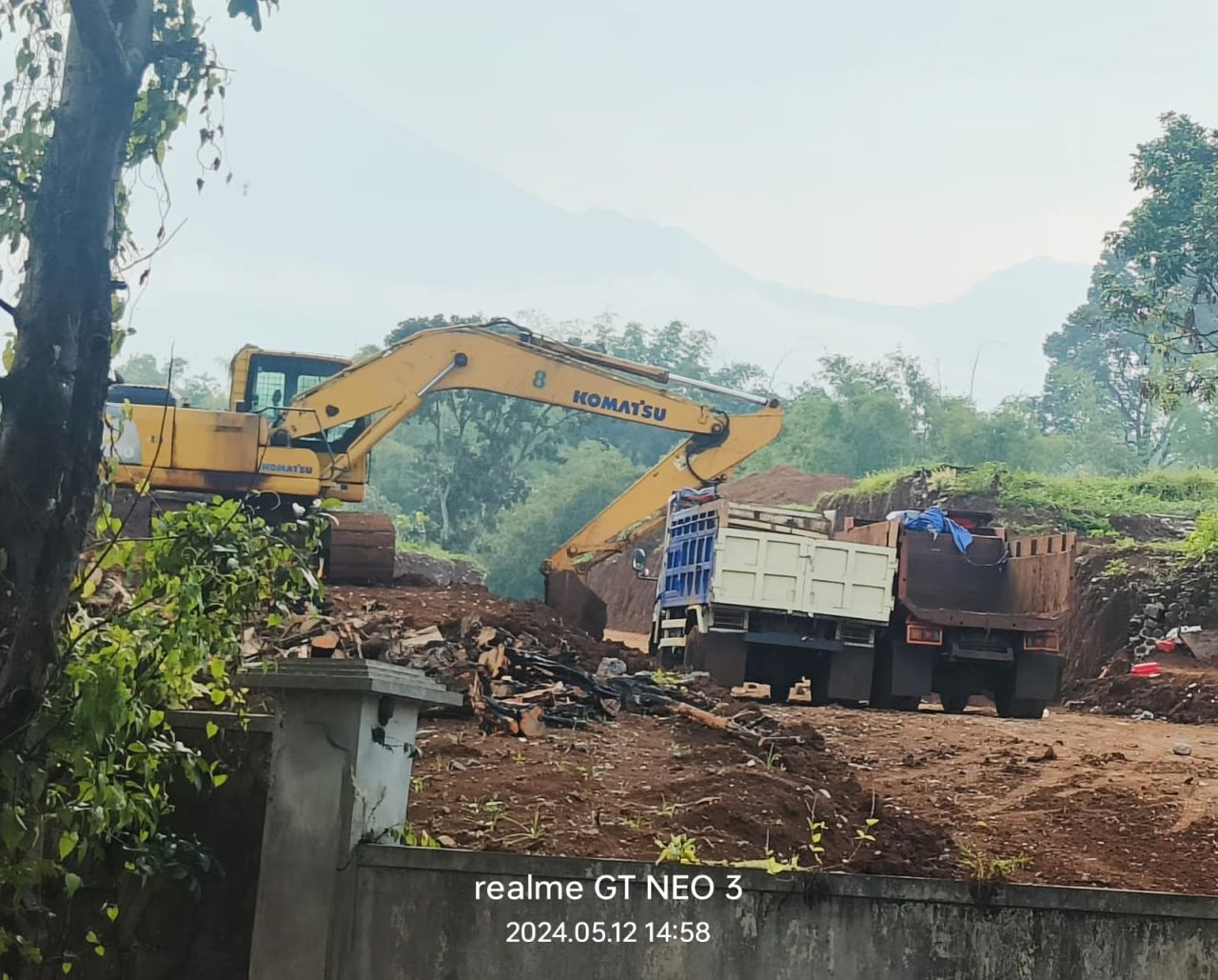 Kegiatan cut and fill di Sentul diduga ilegal