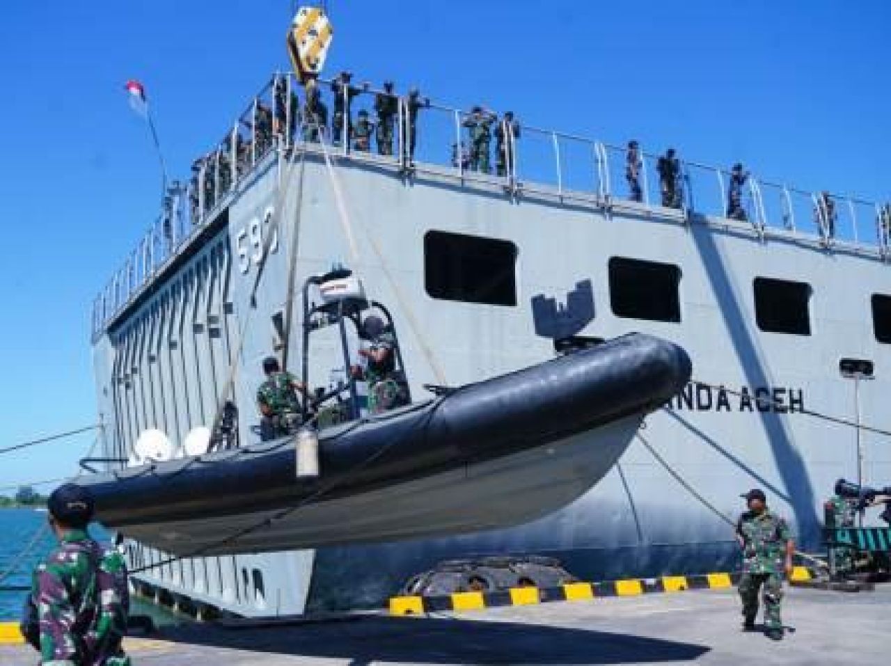 KRI Banjarmasin-592, KRI Makassar-590, KRI Banda Aceh 593 dan KRI Teluk Bintuni-520