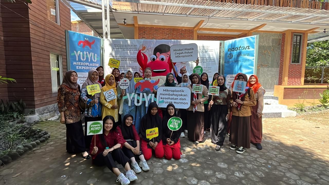 Peluncuran YUYU Microplastic River Expedition oleh Makara Foundation.