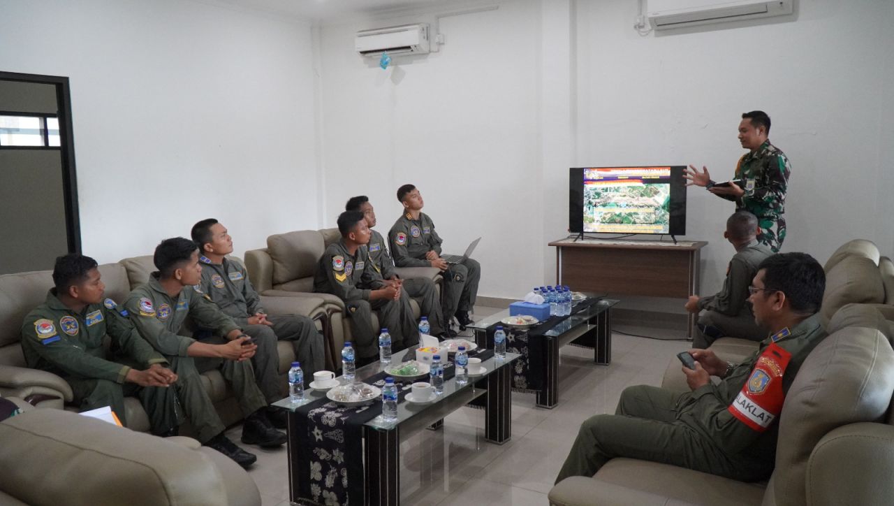 Simulasi Latihan Evakuasi Medis Udara (EMU) menggunakan Pesud NC-212 Casa U-6211