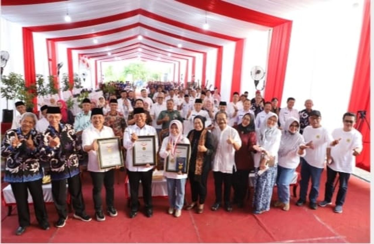 Sambung Dini Bibit Durian Jenis Bido Wonosalam Berhasil Memecahkan Rekor MURI