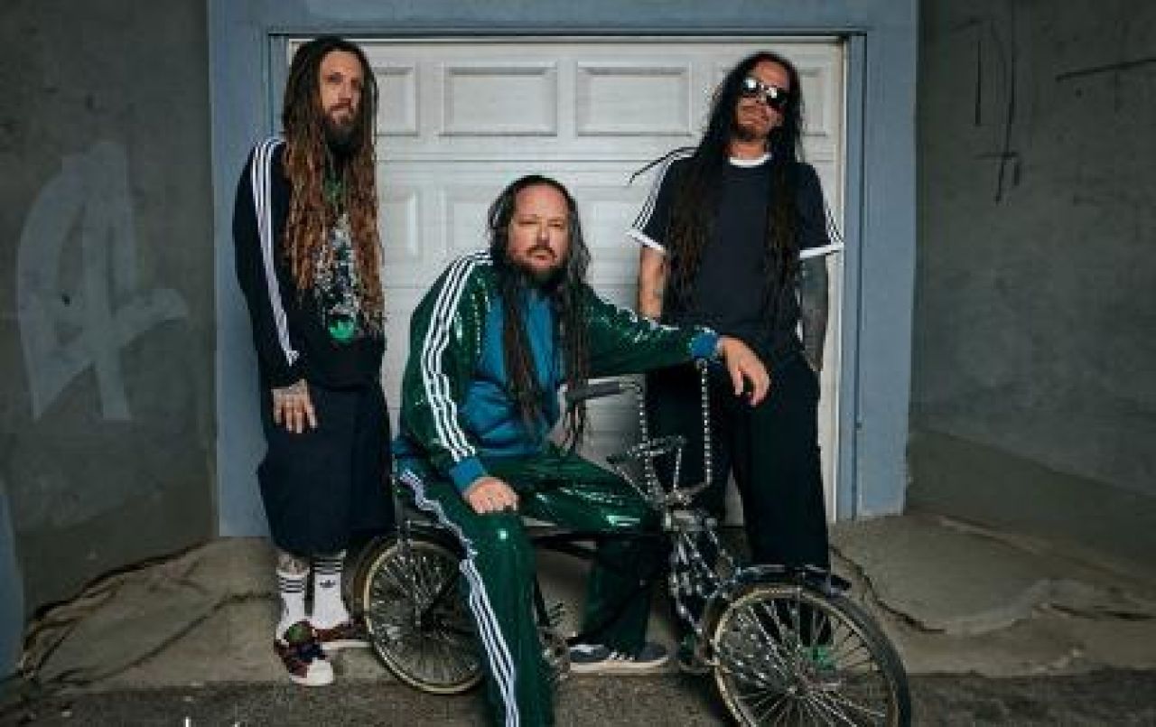 adidas Originals dan band metal asal California, KoRn.