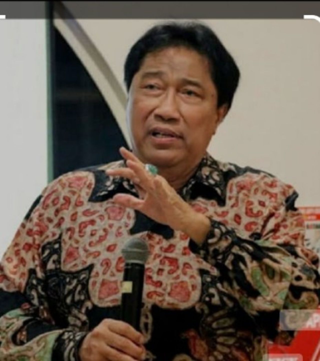 Dr. Transtoto Handadhari