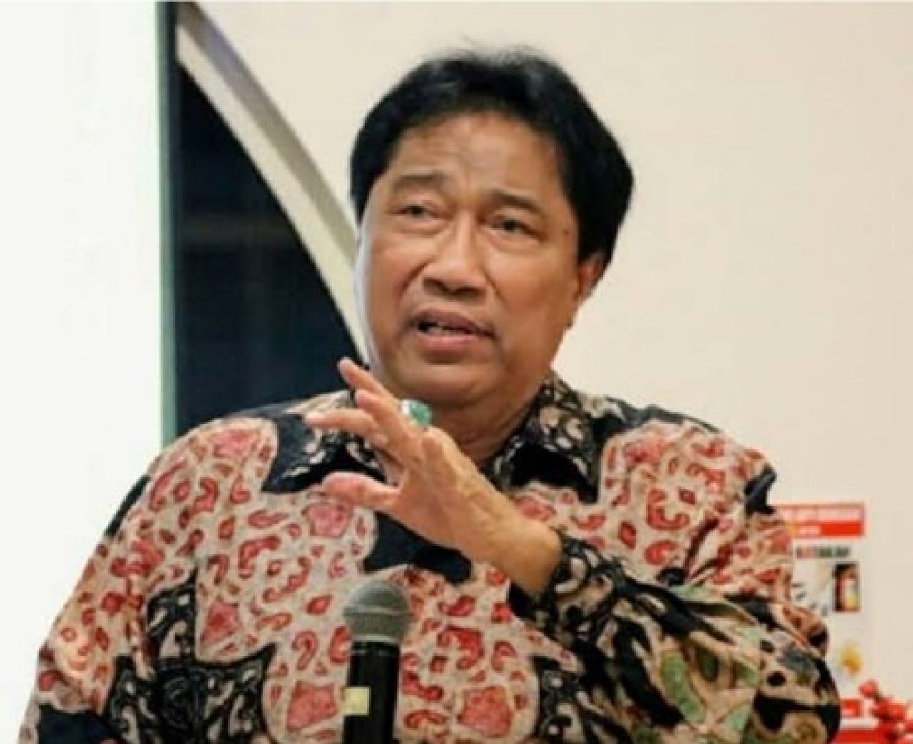 Dr. Transtoto Handadhari, rimbawan senior UGM dan lulusan University of Wisconsin at Madison, AS,