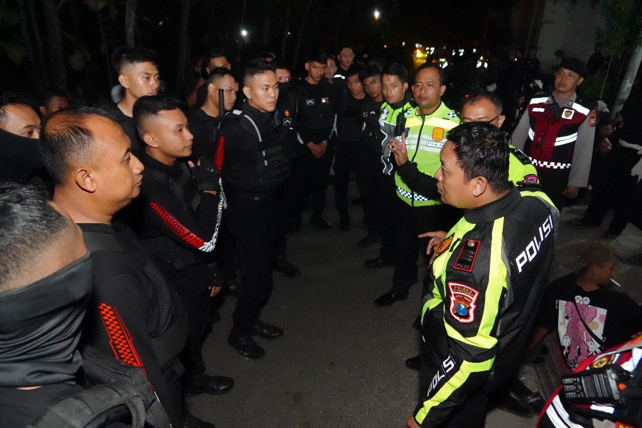 Gabungan TNI Polri Gelar Patroli Skala Besar dan Pengesahan Warga Baru PSHT di Ponorogo