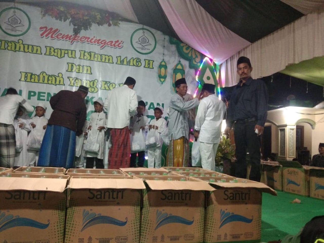 Kegiatan santunan anak yatim oleh LSM FPSR Pasuruan Raya