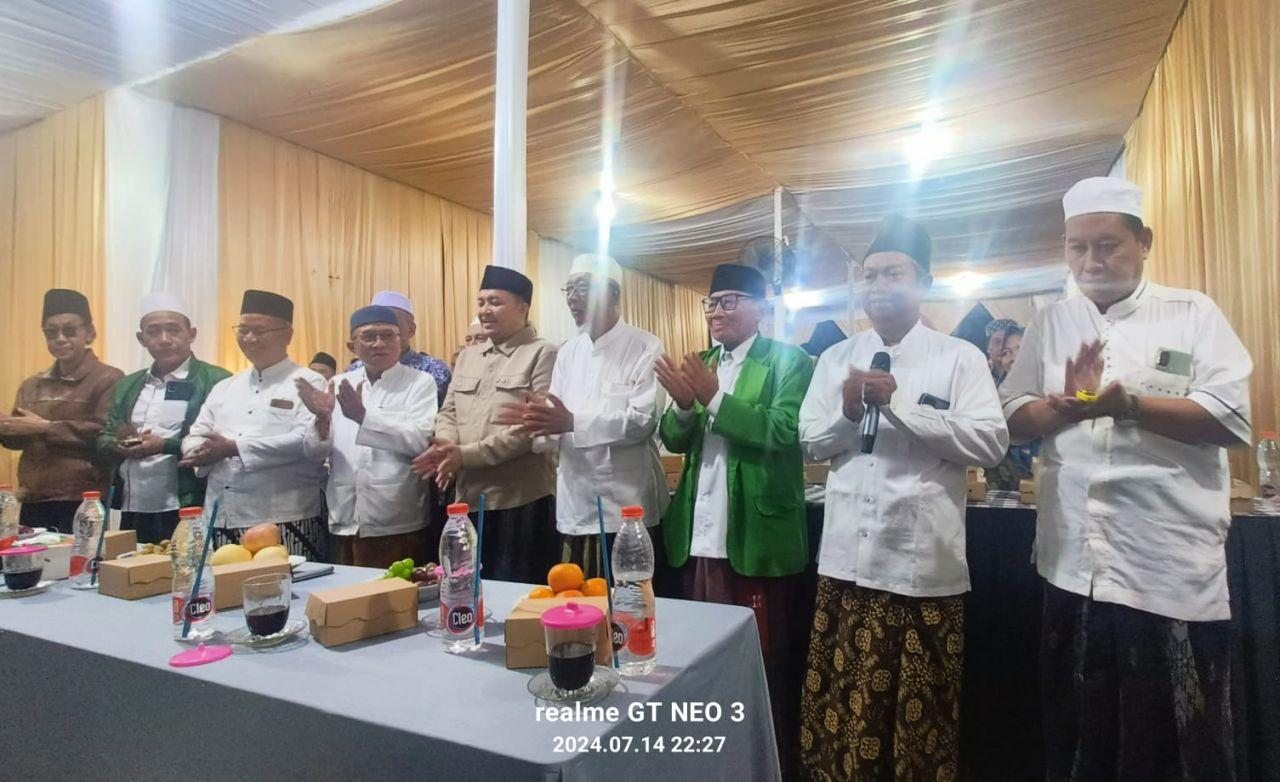 Calon Bupati Pasuruan, Rusdi Sutedja bersama para Kyai, Ustad, Tokoh Masyarakat