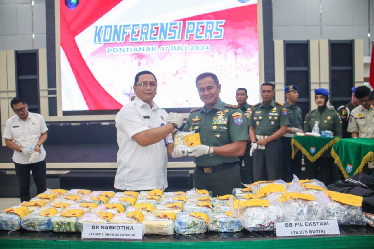 Penyerahan barang bukti sabu